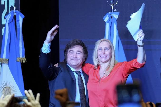 Arjantin Devlet Başkanı Mieli ve dişi aslan ayrıldı