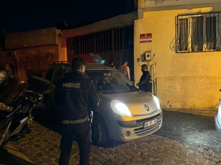2024 05 sanliurfada narkotik ekipleri 2 supheli sahsi yakaladi scaled