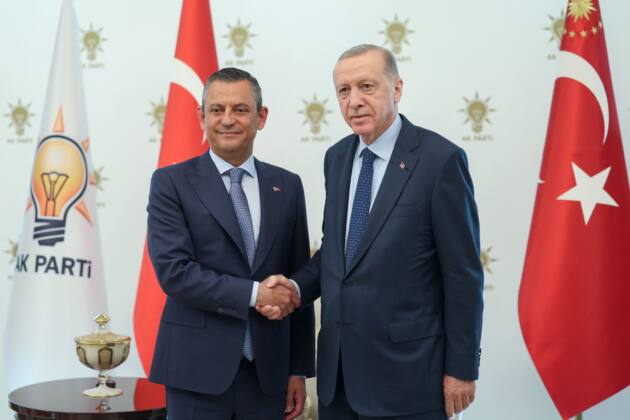 Cumhurbaşkanı Erdoğan ile CHP lideri Özel görüşmesi