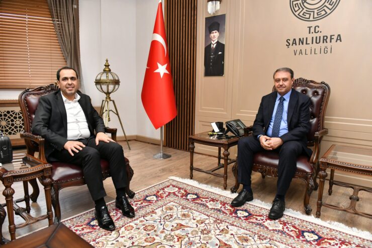 Birecik Belediye Başkanı Mehmet Begit, Vali Hasan Şıldak’ı ziyaret etti.
