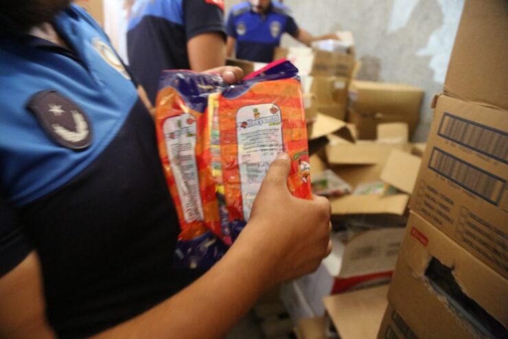 2024 08 eyyubiyede son tuketim tarihi gecmis urunlere el konuldu scaled