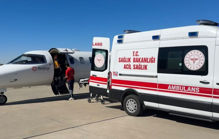 2024 09 ambulans ucak 17 aylik ibrahim cabas icin havalandi scaled
