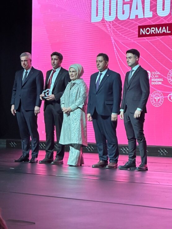 2024 10 dogal olan normal dogum temasiyla sanliurfaya plaket verildi scaled