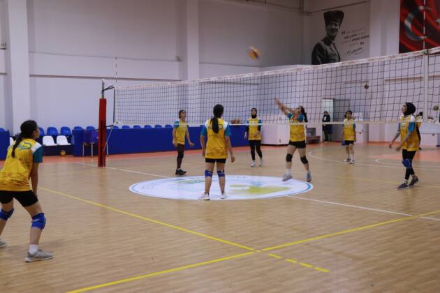 Gençler voleybolda yoğunlaşıyor 6 0dd43eae f90f 40b7 b5c9 7a7386d7c50d