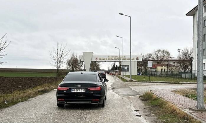 DEM Parti İmralı heyeti Demirtaş ile görüştü: Görüşme sonrası Demirtaş'tan açıklama 18 IMG 6094