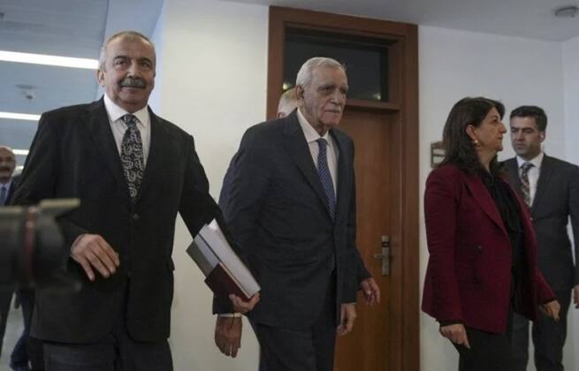 DEM Parti İmralı heyeti Demirtaş ile görüştü: Görüşme sonrası Demirtaş'tan açıklama 19 IMG 6098