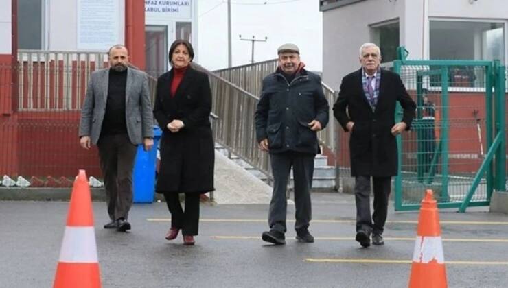 Tuncer Bakırhan: Öcalan tarihi bir çağrı yapacak 6 IMG 20250204 WA0041