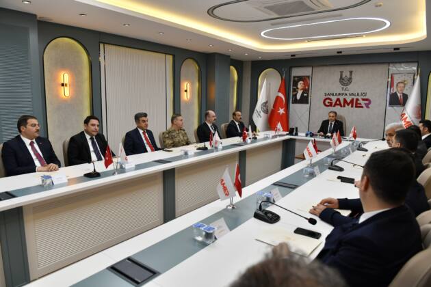 VALİ ŞILDAK, DEPREM SONRASI GERÇEKLEŞTİRİLEN 2 YILLIK ÇALIŞMALARI DEĞERLENDİRDİ 26 IMG 20250206 WA0050