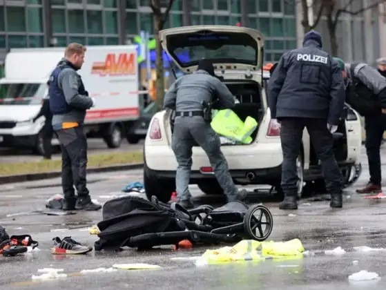 Münih'te bir araç kalabalığın arasına daldı, en az 28 yaralı var 11 IMG 6955