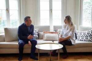 2fb77d19 f37a 41a1 9d74 92e29a902ba9