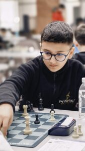 92 kişiyi yenen 11 yaşındaki Kayra Santranç'ta Birinci Oldu 10 IMG 20250325 WA0090