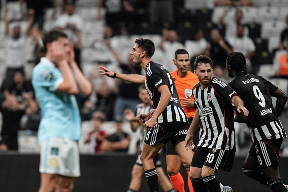 Beşiktaş, St. Patrick's karşısında 2-0'dan döndü: Play-off turuna yükseldi! 6 IMG 0744