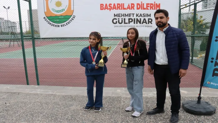 ÖĞRETMENLER GÜNÜ TENİS TURNUVASI SONA ERDİ