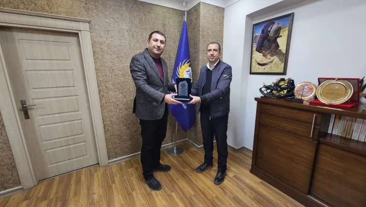 ŞAHBAN KILIÇ’A TMMOB’DEN 25. YIL ONUR PLAKETİ