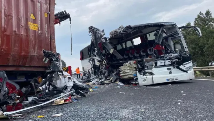 Osmaniye’de yolcu otobüsü TIR’a çarptı: 7 ölü, 10 yaralı
