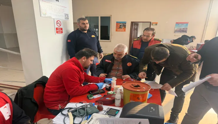 İTFAİYECİLER KAN BAĞIŞINDA TEK YÜREK OLDU