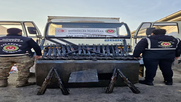 GÜMRÜK KAPISINDA ÇOK SAYIDA UZUN NAMLULU SİLAH ELE GEÇİRİLDİ