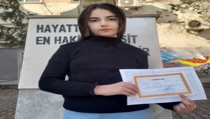 Vali Hasan Şıldak Öğrencilerin Karne Sevincine Ortak Oldu 11 3aa807b6 a7a6 48a2 8a9b 0c2e32c4643a