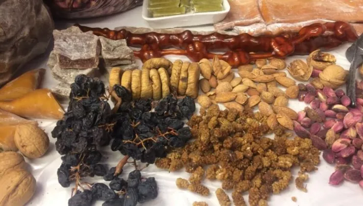 KIŞ AYLARININ VAZGEÇİLMEZİ KURUYEMİŞLER