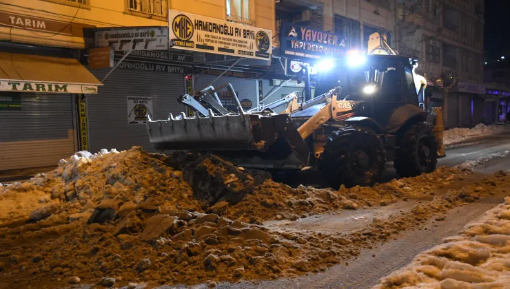 Siverek Belediyesi’nden Kar Temizleme Seferberliği
