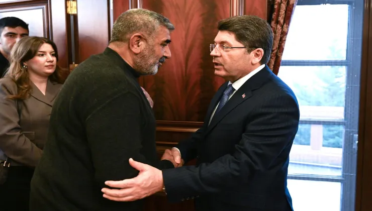 Adalet Bakanı Yılmaz Tunç, Rojin Kabaiş’in ailesiyle görüştü