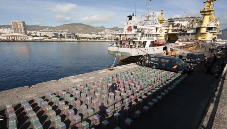 Tuz arasına saklanmış 10 ton kokain ele geçirildi