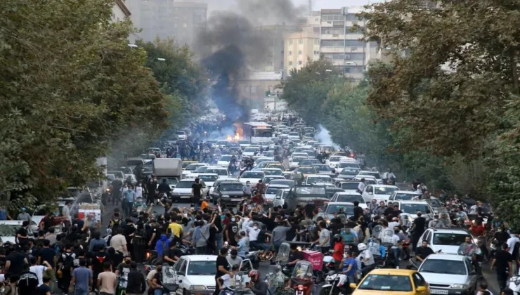 İran’daki protestolarda can kaybı 2 bin 571’e ulaştı