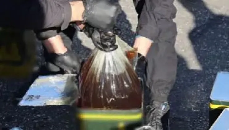 Kaçakçıların sıvı kokain oyunu. Yağ tenekeleri içinde yakalandı