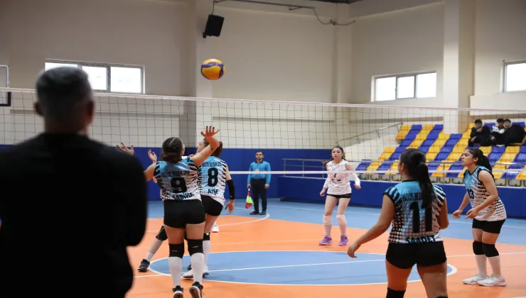 HALİLİYE BELEDİYESPOR YILDIZ KIZLARDA İL ŞAMPİYONU OLDU