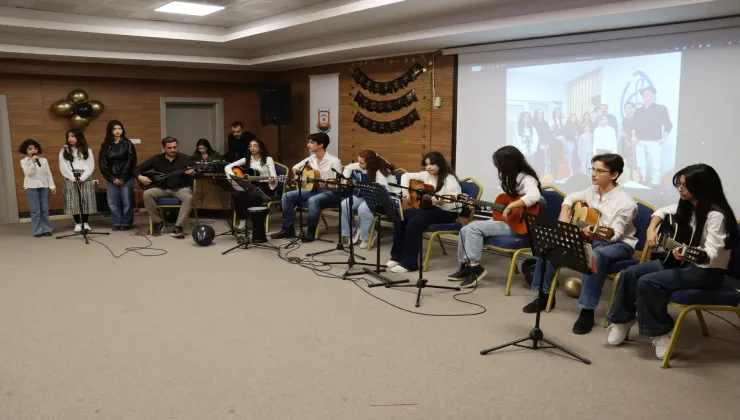 ESENTEPE GENÇLİK MERKEZİNDE ARA TATİL KONSERİ