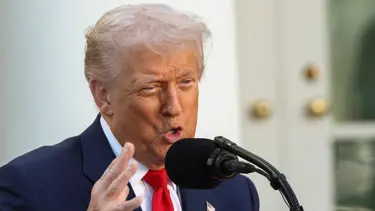 Trump’tan İran’a tehdit. “Silahlarımız hazır ve ateş etmeye hazırız”