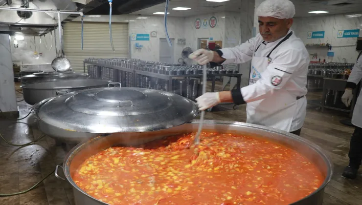 HALİLİYE’DE RAMAZAN BEREKETİ: AŞEVİNDEN EVLERE İFTAR 6 53aaf70a fac7 43b3 8bed 20d3c6ab8cd6