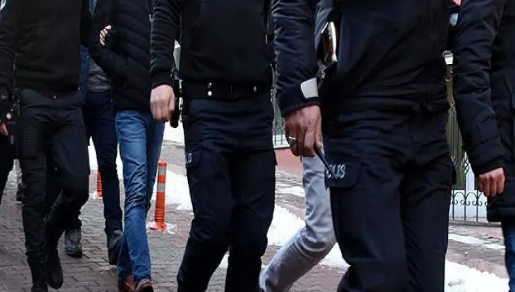 Sahte belgelerle ikamet izni operasyonu